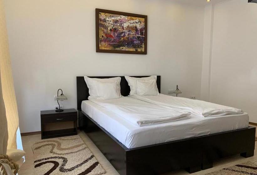 بنسيون Chic City Rooms