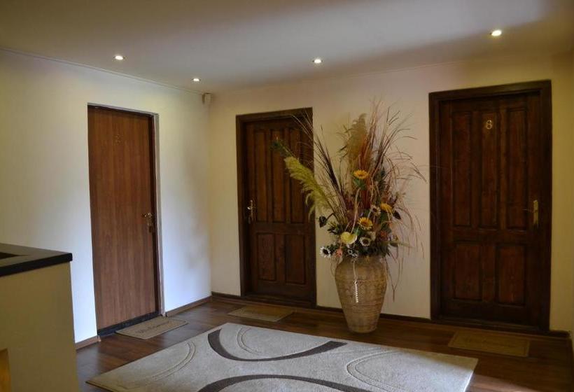 بنسيون Chic City Rooms