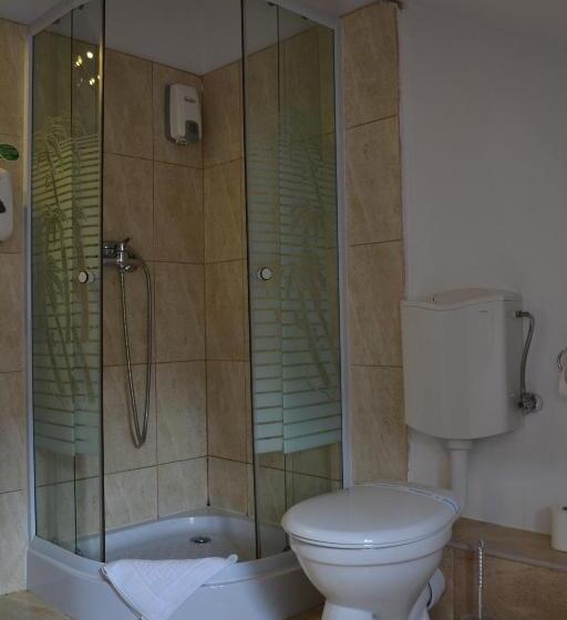 بنسيون Chic City Rooms