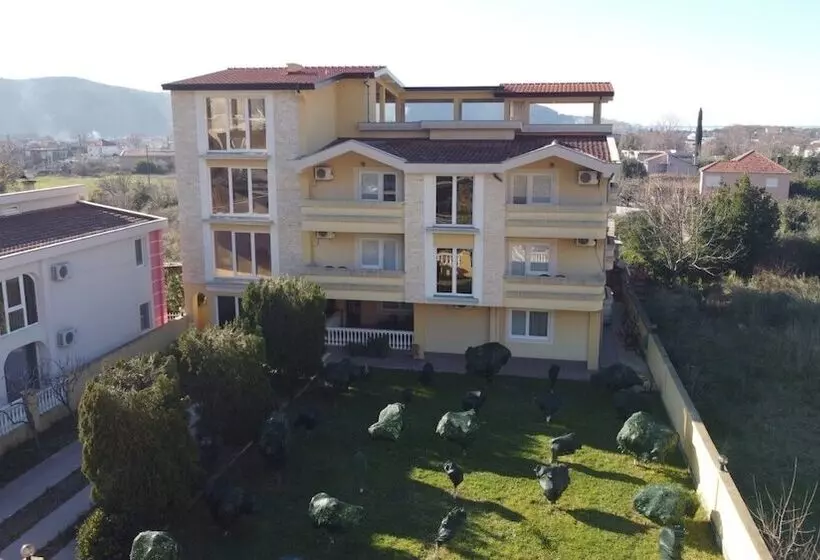 Apartments Old Olive