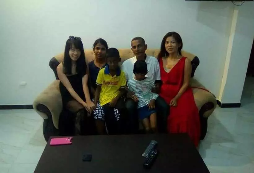 ホテル Dineth Villa