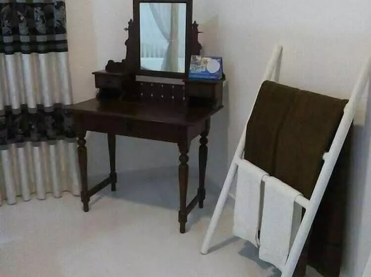 ホテル Dineth Villa