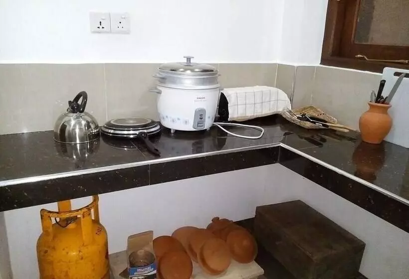 ホテル Dineth Villa