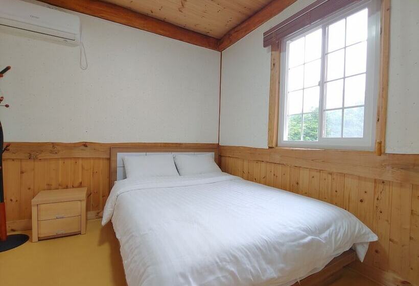 Hotel Geumok Log Pension