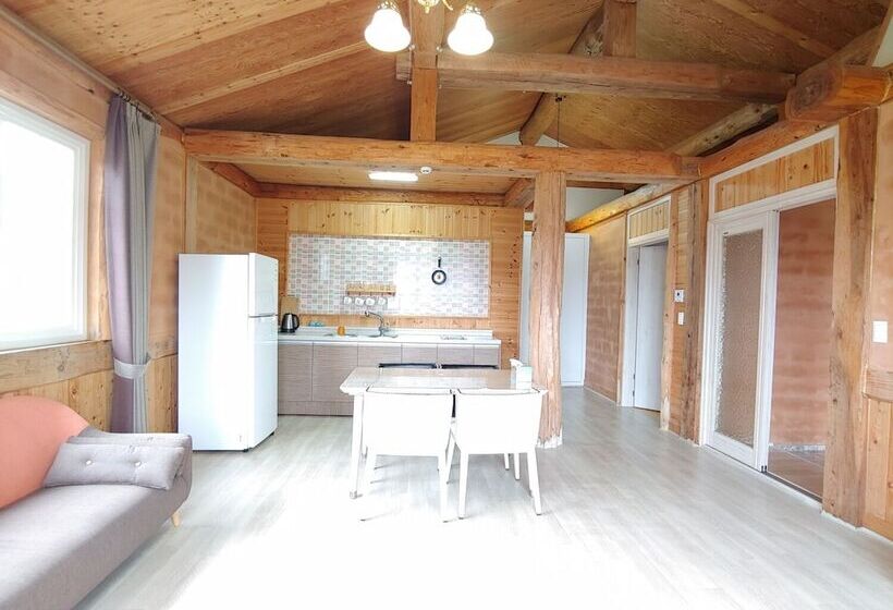 Hotel Geumok Log Pension