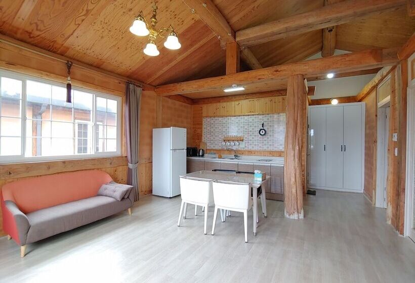 Hotel Geumok Log Pension