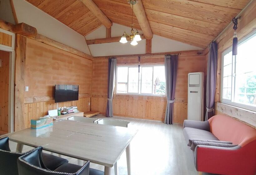 Hotel Geumok Log Pension