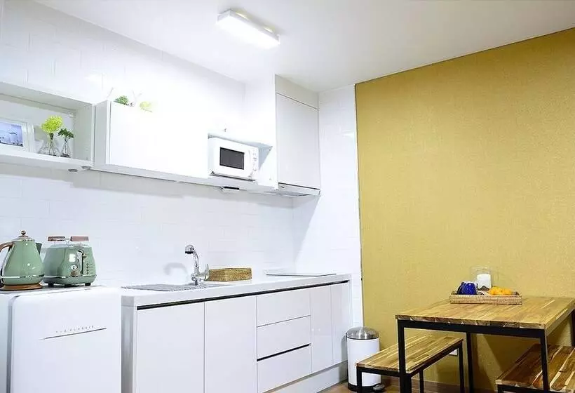 Hotelli Jeju Clair De Lune Pension