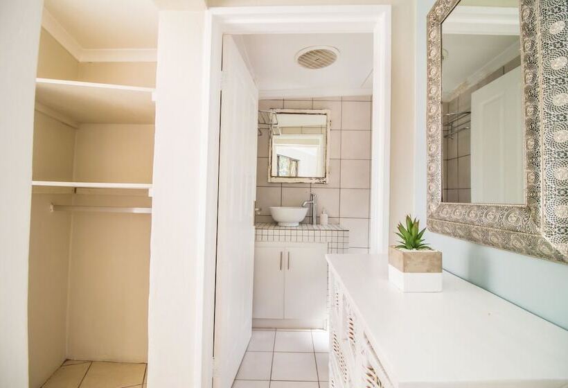 בית מלון כפרי Little Rose Guesthouse & Self Catering