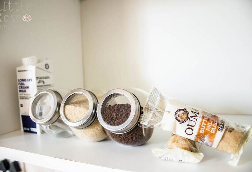 בית מלון כפרי Little Rose Guesthouse & Self Catering