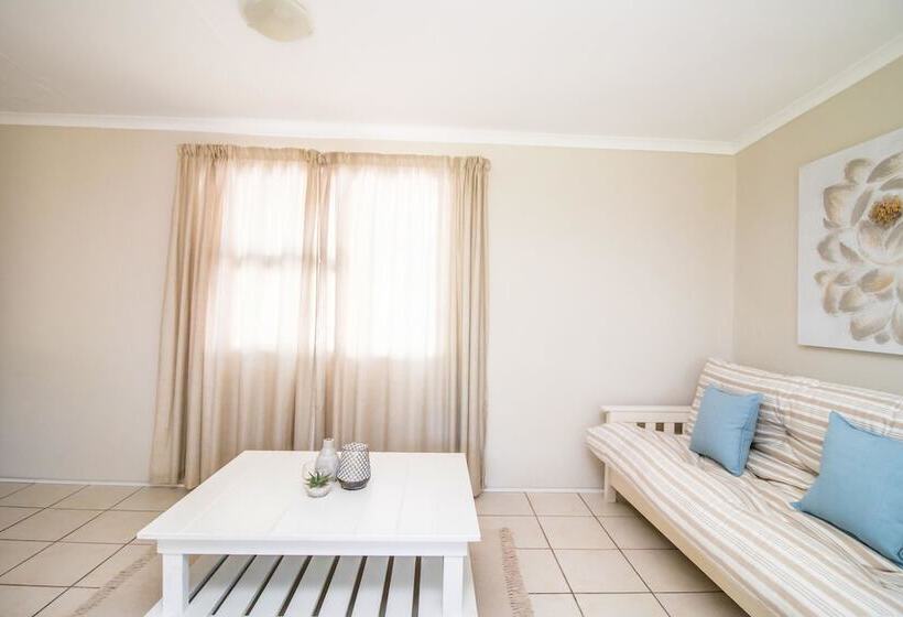 בית מלון כפרי Little Rose Guesthouse & Self Catering