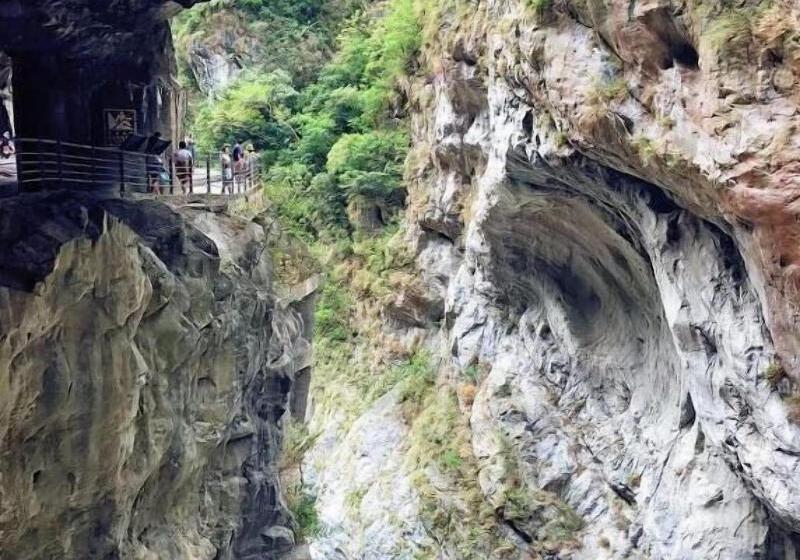 هتل Taroko Yan Hai Bo Villa