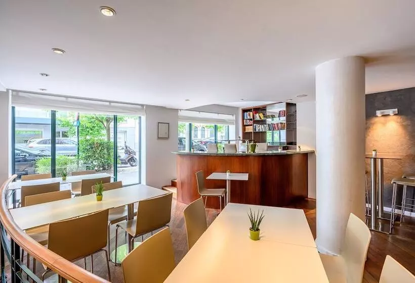 B Aparthotel Ambiorix