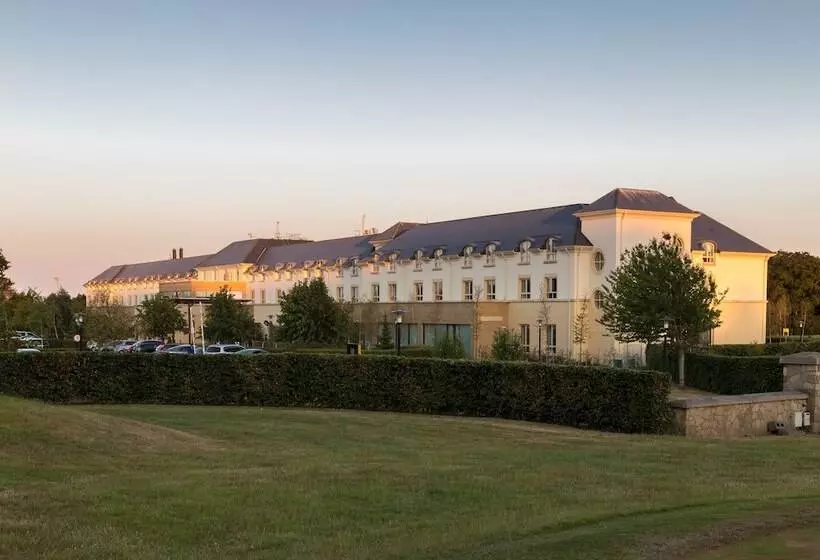 هتل Castleknock