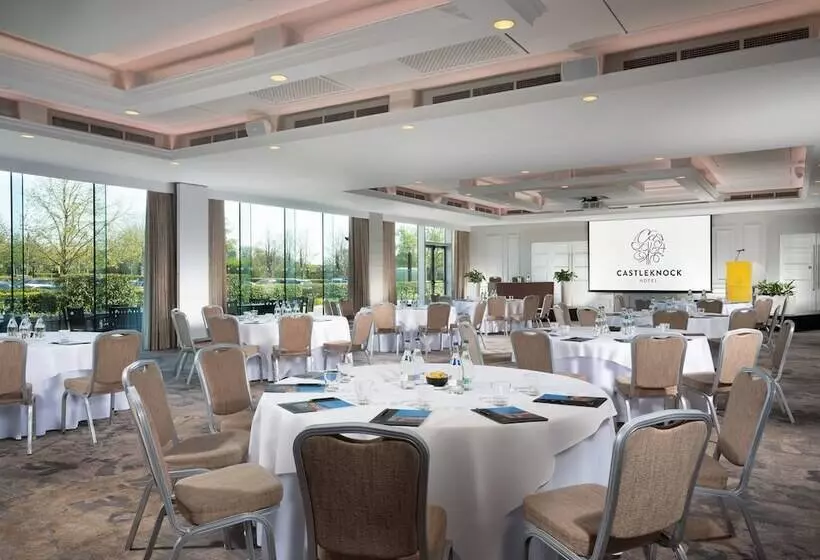 هتل Castleknock