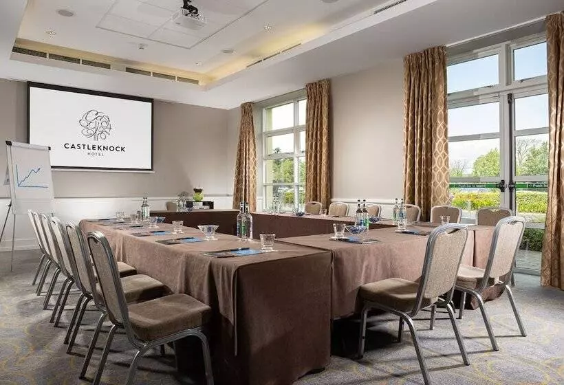 هتل Castleknock
