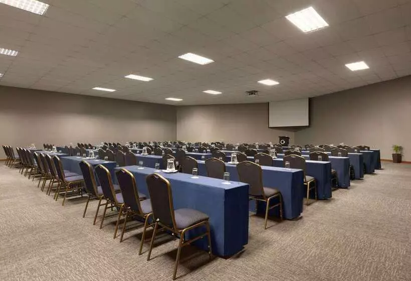 هتل Costa Del Sol Wyndham Trujillo