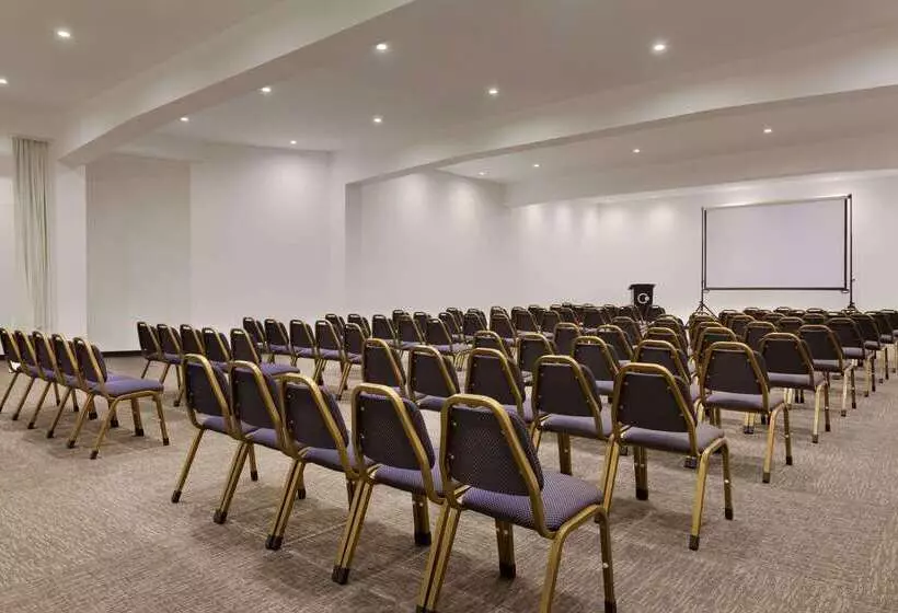 هتل Costa Del Sol Wyndham Trujillo