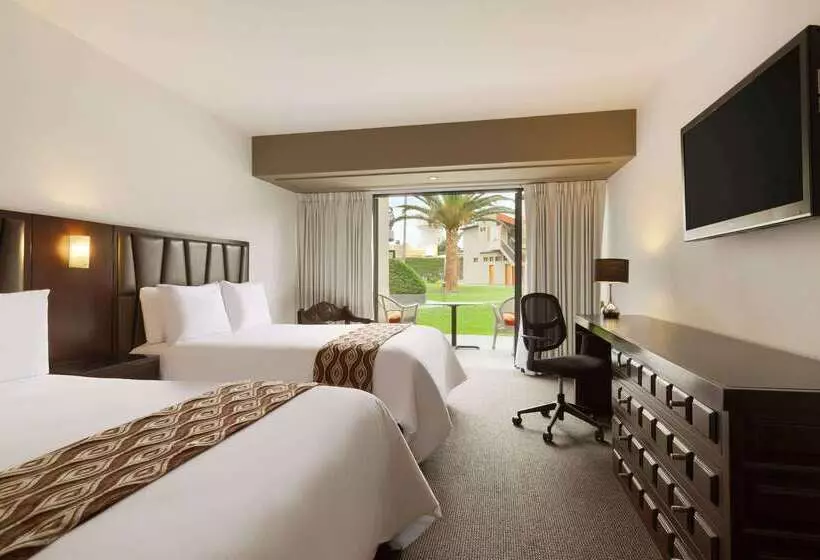 هتل Costa Del Sol Wyndham Trujillo