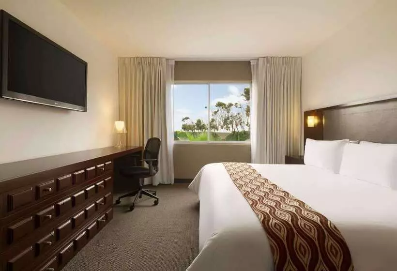 هتل Costa Del Sol Wyndham Trujillo