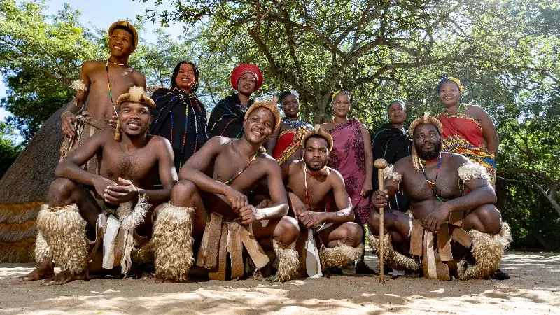 فندق Gooderson Dumazulu Lodge & Traditional Village