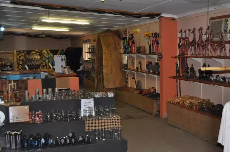 فندق Gooderson Dumazulu Lodge & Traditional Village