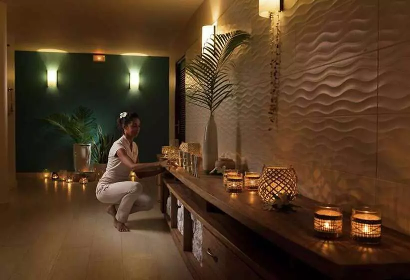 هتل Hilton Moorea Lagoon Resort And Spa