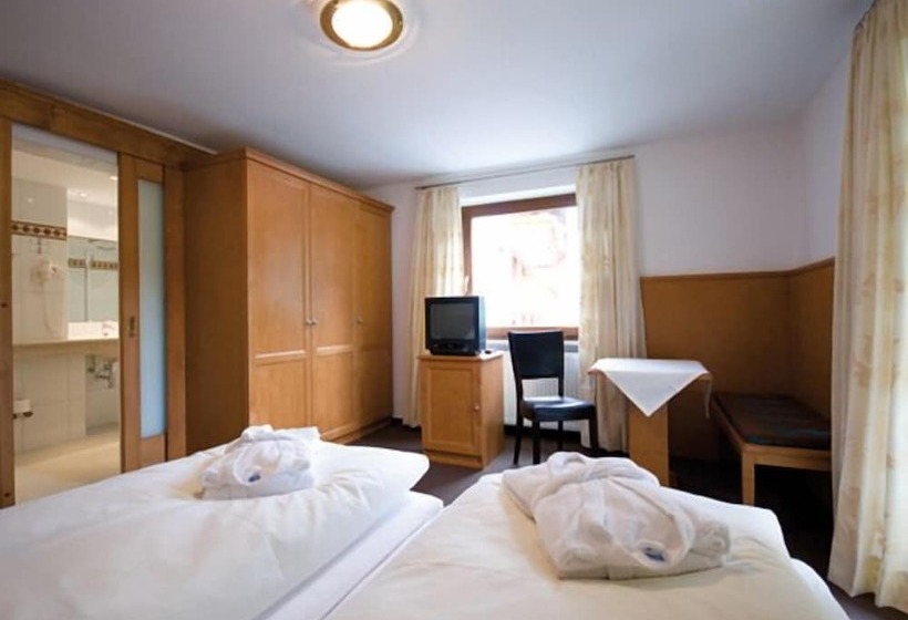 هتل Pension Felsenhof