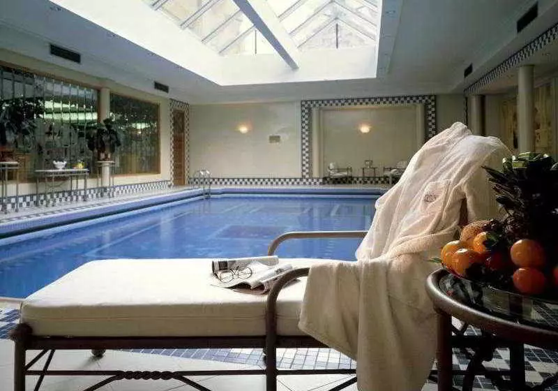 酒店 San Cristobal Tower, Santiago