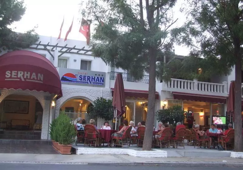 호텔 Serhan