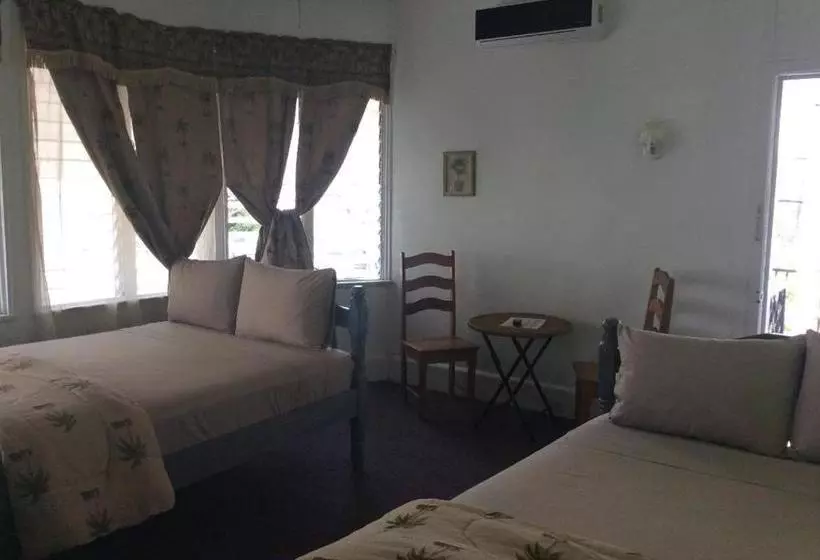 فندق Caribbean Palms Inn