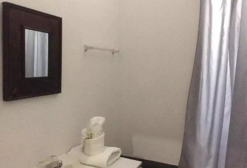 فندق Caribbean Palms Inn