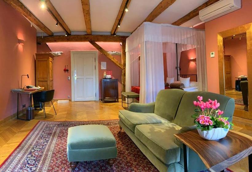 Hotel The Three Sisters