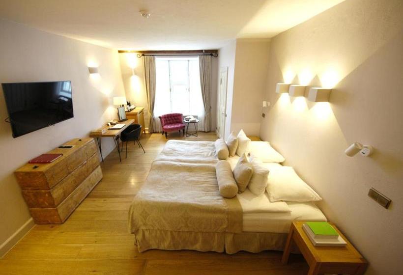 Hotel The Three Sisters