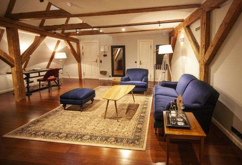 Hotel The Three Sisters