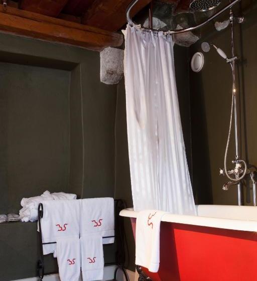 Hotel The Three Sisters