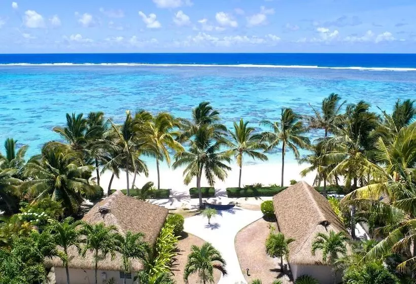 Motu Beachfront Art Villas