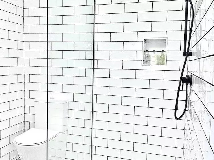 Motu Beachfront Art Villas