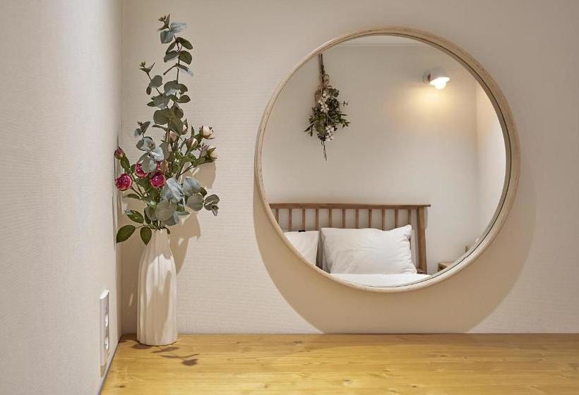 هتل Butler:lee Hongdaecaters To Women