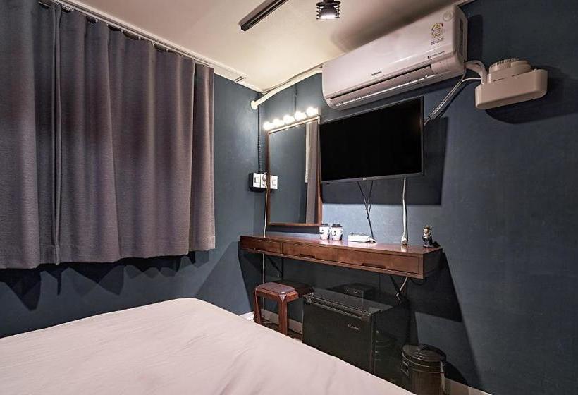 هتل Butler:lee Hongdaecaters To Women