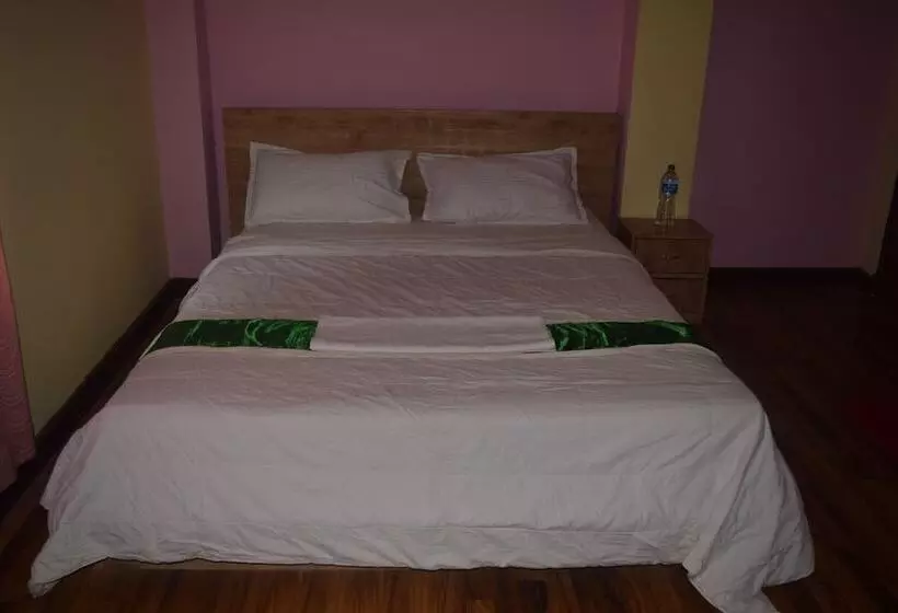 هتل Manaslu Homestay