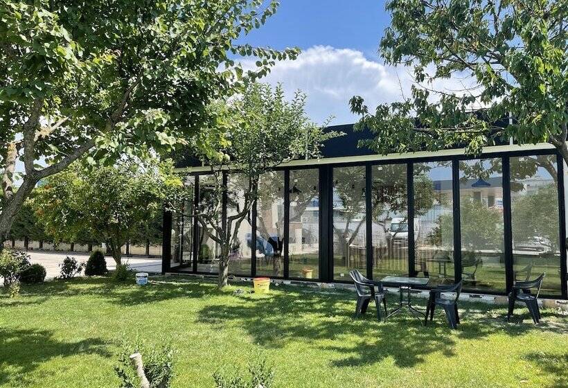 فندق Airport Garden