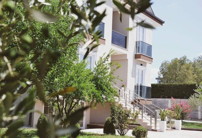 فندق Airport Garden