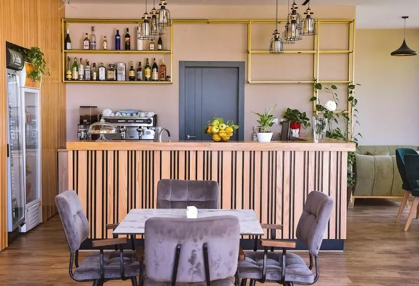 Hotelli Airport Garden