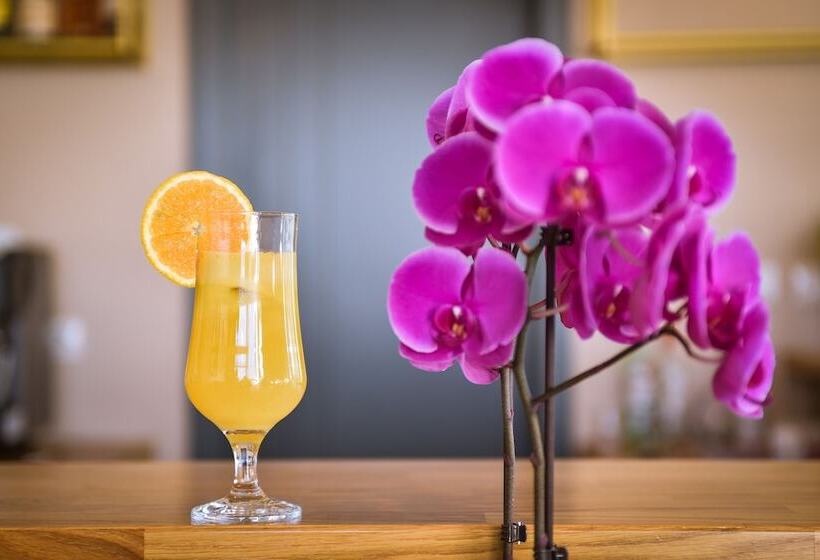 فندق Airport Garden