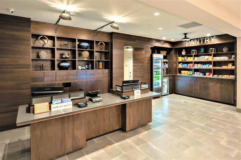 Отель Four Points By Sheraton Albany