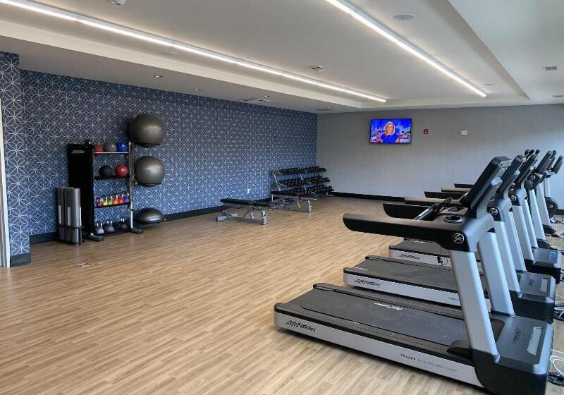 Отель Four Points By Sheraton Albany