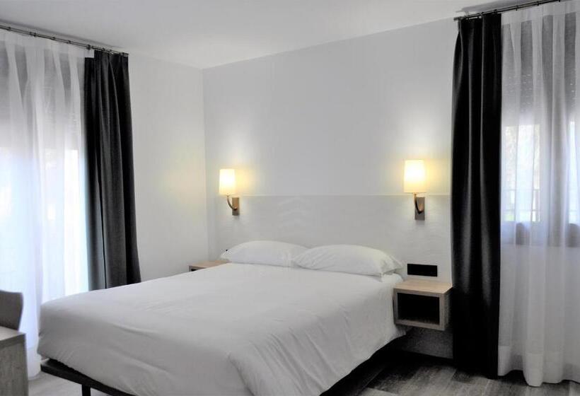 호텔 Hostal Restaurante Villa De Brihuega