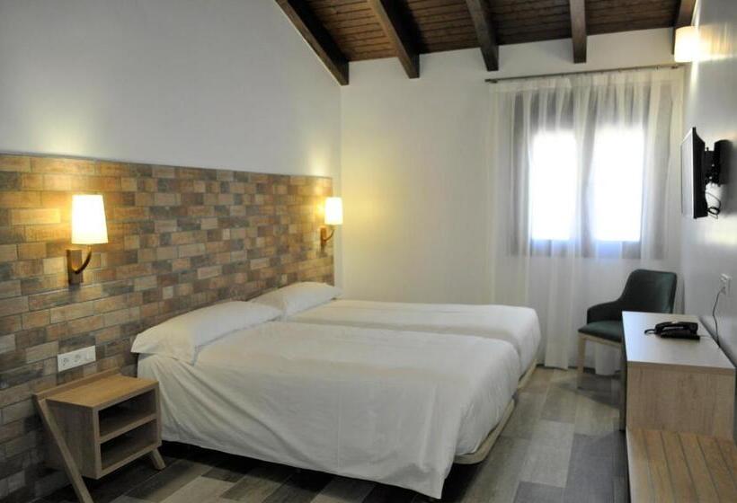 호텔 Hostal Restaurante Villa De Brihuega