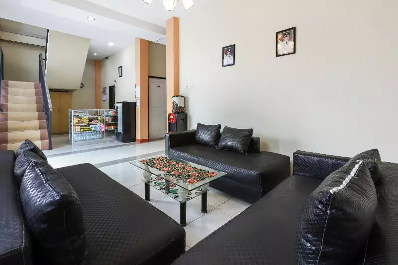 ホテル Reddoorz Near Wisma Cahaya Abadi Sepinggan Airport Balikpapan